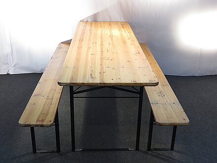 Festzeltgarnitur mit 70er Tisch in Holzoptik